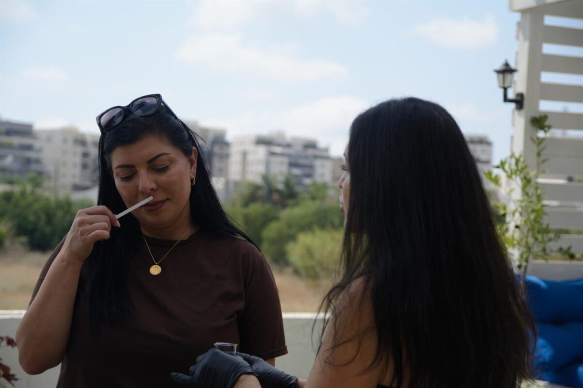 חוויית בחירת הריח בבר הבישום